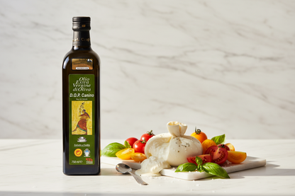 Lifestyle 2 — Burrata con tomates heirloom